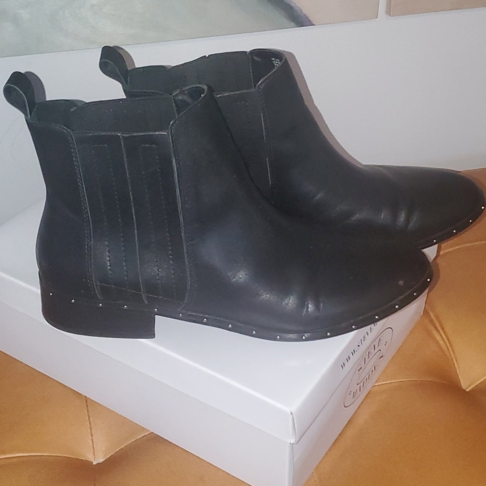 Steve Madden Studded Booties